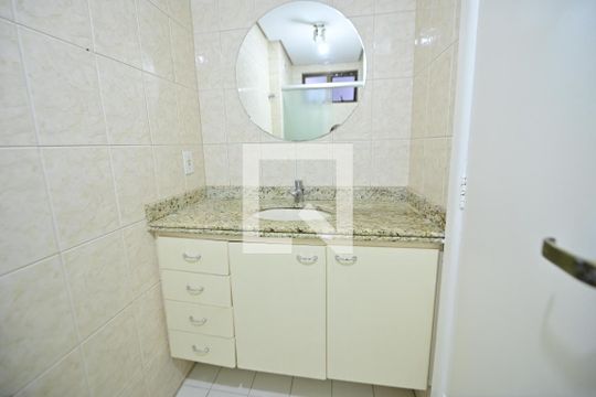 Banheiro da Suíte de apartamento para alugar com 4 quartos, 115m² em Alto da Glória, Goiânia