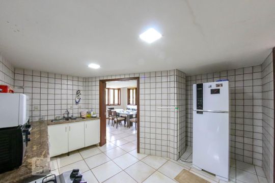 Cozinha de casa de condomínio à venda com 4 quartos, 520m² em Vila D’el Rey, Nova Lima