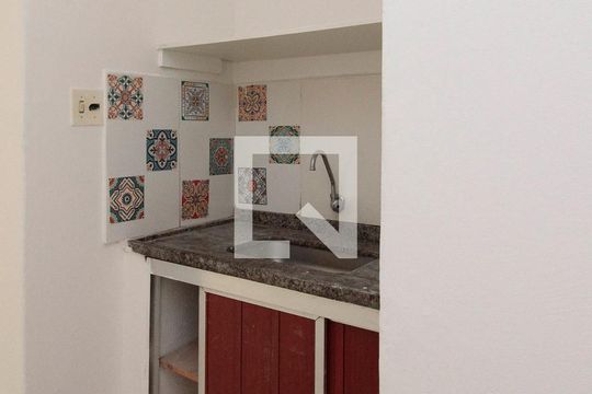 Cozinha de kitnet/studio para alugar com 0 quarto, 30m² em Campos Elíseos, São Paulo