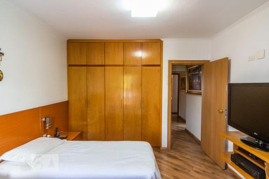Suíte de casa à venda com 4 quartos, 310m² em Penha de França, São Paulo