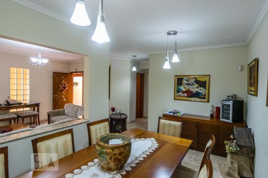 Sala de casa à venda com 4 quartos, 310m² em Penha de França, São Paulo