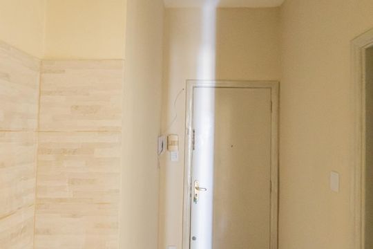 corredor de kitnet/studio à venda com 2 quartos, 42m² em Brás, São Paulo