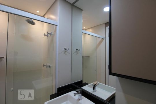 Banheiro de kitnet/studio à venda com 1 quarto, 23m² em Jardim das Acácias, São Paulo