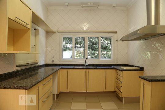Cozinha de casa de condomínio para alugar com 4 quartos, 670m² em Super Quadra Morumbi, São Paulo