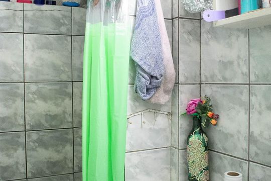 Banheiro de apartamento para alugar com 3 quartos, 60m² em Vila Nova, Porto Alegre