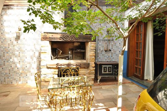 Quintal de casa à venda com 3 quartos, 300m² em Bosque da Saúde, São Paulo