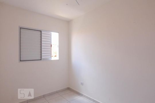 Quarto 1 de apartamento para alugar com 2 quartos, 46m² em Itaquera, São Paulo