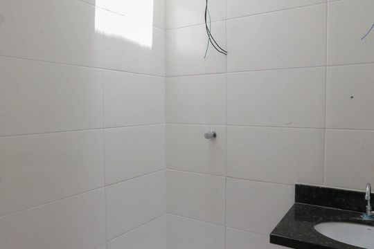 Banheiro de apartamento para alugar com 2 quartos, 46m² em Itaquera, São Paulo