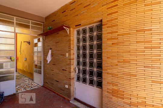 Entrada  de casa à venda com 4 quartos, 180m² em Vila Monumento, São Paulo