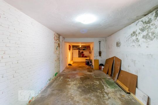 Garagem de casa para alugar com 4 quartos, 180m² em Vila Monumento, São Paulo