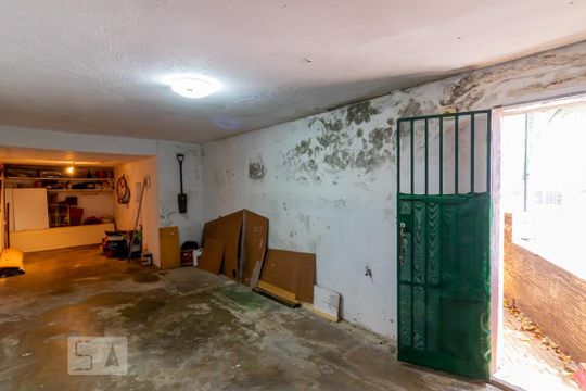 Garagem de casa para alugar com 4 quartos, 180m² em Vila Monumento, São Paulo