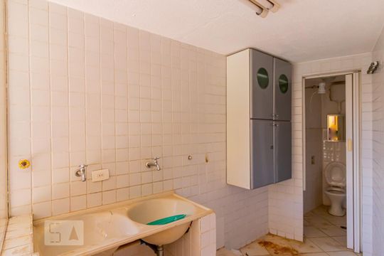 Área de Serviço de casa para alugar com 4 quartos, 180m² em Vila Monumento, São Paulo