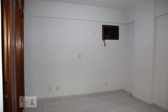 Suíte de apartamento para alugar com 3 quartos, 108m² em Setor Oeste, Goiânia