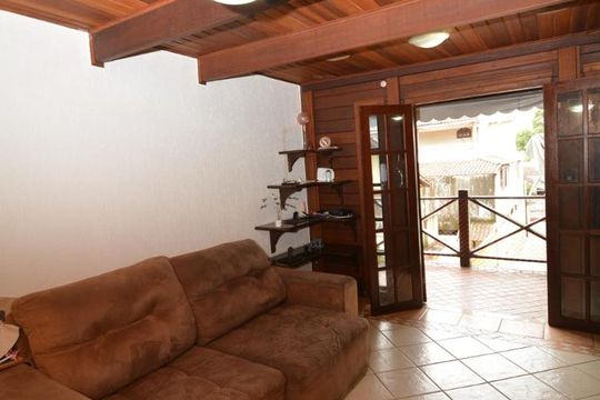 Sala de casa para alugar com 3 quartos, 196m² em Vila Valqueire, Rio de Janeiro