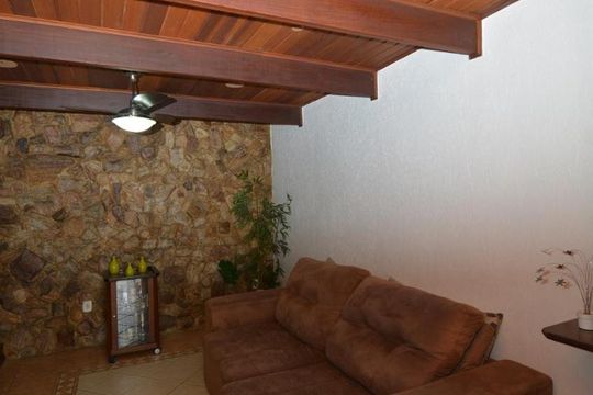 Sala de casa para alugar com 3 quartos, 196m² em Vila Valqueire, Rio de Janeiro