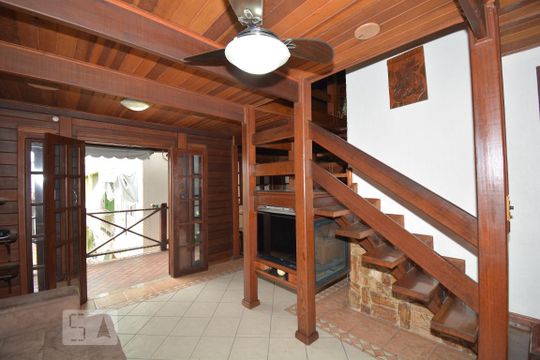 Casa para alugar com 3 quartos, 196m² em Vila Valqueire, Rio de Janeiro