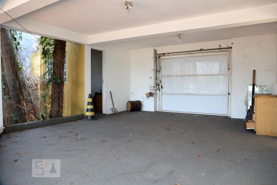 Garagem de casa à venda com 4 quartos, 980m² em Vila Tramontano, São Paulo