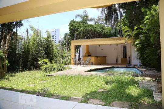 Quintal de casa à venda com 4 quartos, 980m² em Vila Tramontano, São Paulo