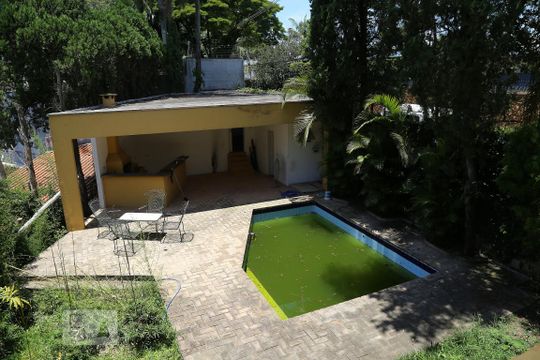 Vista de casa à venda com 4 quartos, 980m² em Vila Tramontano, São Paulo