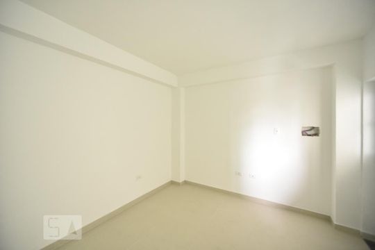 Sala-cozinha de kitnet/studio para alugar com 1 quarto, 15m² em Vila Canero, São Paulo