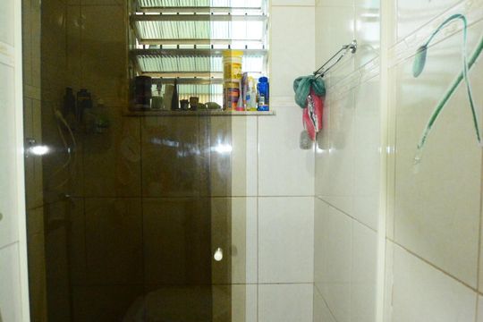 Banheiro Social de apartamento à venda com 2 quartos, 51m² em Irajá, Rio de Janeiro