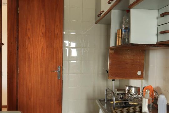 Cozinha de apartamento à venda com 1 quarto, 43m² em Menino Deus, Porto Alegre