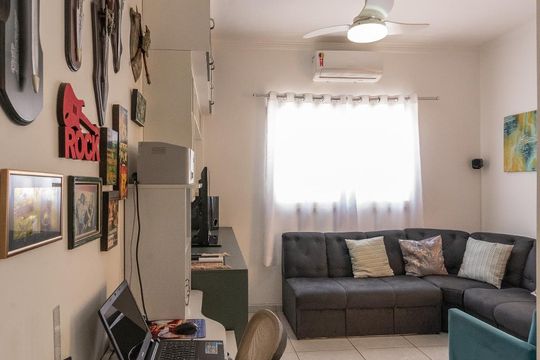 Sala de casa à venda com 2 quartos, 83m² em Jardim Santa Judith, Campinas