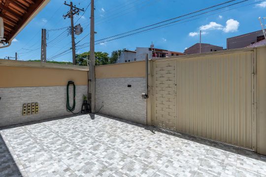 Garagem de casa à venda com 2 quartos, 83m² em Jardim Santa Judith, Campinas