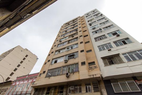Fachada de kitnet/studio para alugar com 1 quarto, 26m² em Centro, Rio de Janeiro