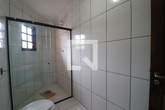 Banheiro Social de casa à venda com 3 quartos, 182m² em Vila Curuçá, Santo André