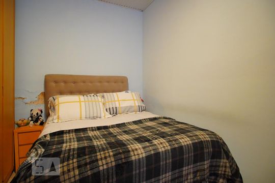 Quarto de casa à venda com 2 quartos, 90m² em São Geraldo, Porto Alegre