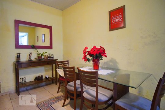 Sala de casa à venda com 2 quartos, 90m² em São Geraldo, Porto Alegre