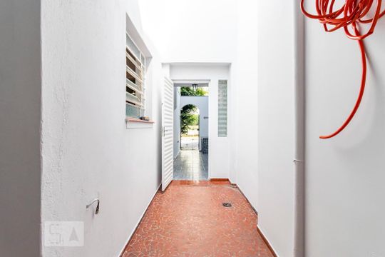 1o. Andar - Área de serviço (Acesso entrada) de casa para alugar com 2 quartos, 50m² em Jardim da Glória, São Paulo