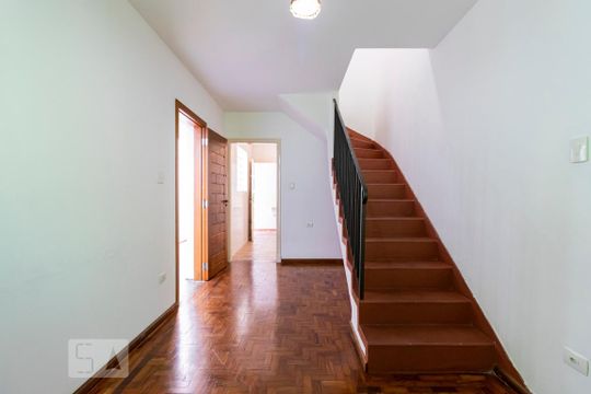 1o. Andar - Sala de casa para alugar com 2 quartos, 50m² em Jardim da Glória, São Paulo