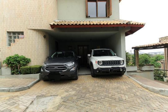 Garagem de casa de condomínio à venda com 3 quartos, 195m² em Cristal, Porto Alegre