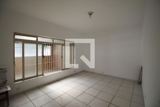 Casa à venda com 4 quartos, 250m² em Jardim Independência, São Paulo