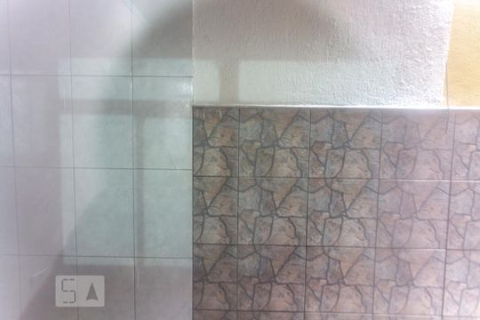 Vista sala de estar de casa para alugar com 2 quartos, 20m² em Montanhão, São Bernardo do Campo