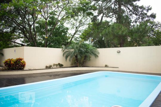 Piscina de apartamento à venda com 2 quartos, 65m² em Menino Deus, Porto Alegre