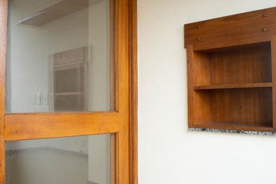 Varanda de apartamento à venda com 2 quartos, 65m² em Menino Deus, Porto Alegre