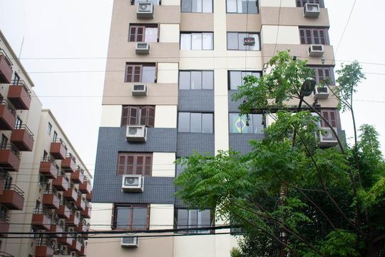 Fachada de apartamento à venda com 2 quartos, 65m² em Menino Deus, Porto Alegre