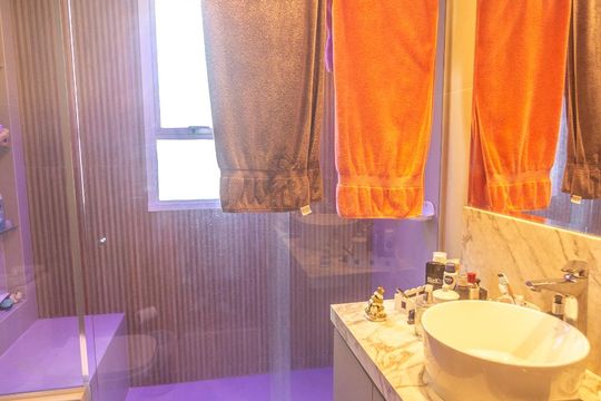 Banheiro suíte 1 de apartamento à venda com 3 quartos, 128m² em Nova Petrópolis, São Bernardo do Campo