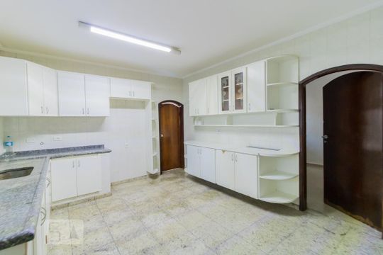 Cozinha de casa à venda com 4 quartos, 200m² em Vila Nhocuné, São Paulo