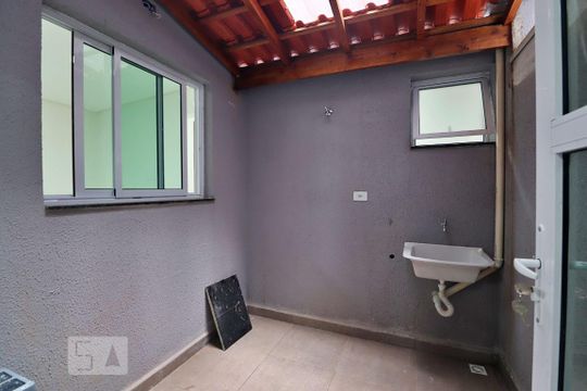 Área de Serviço de apartamento para alugar com 2 quartos, 50m² em Vila Vitória, Santo André