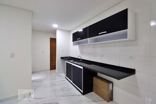 Cozinha de apartamento para alugar com 2 quartos, 50m² em Vila Vitória, Santo André