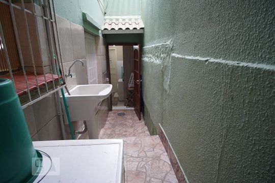 Lavanderia de casa à venda com 3 quartos, 388m² em Vila Ipiranga, Porto Alegre