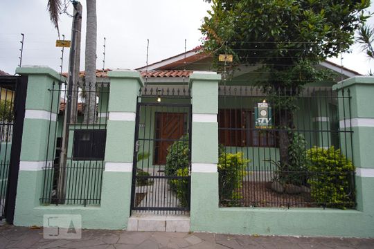 Fachada da Casa de casa à venda com 3 quartos, 388m² em Vila Ipiranga, Porto Alegre