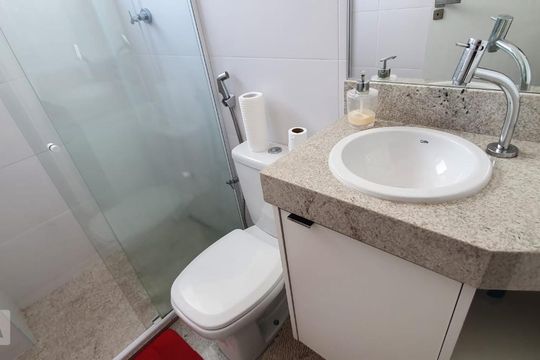 Banheiro de apartamento à venda com 1 quarto, 40m² em Floresta, Belo Horizonte