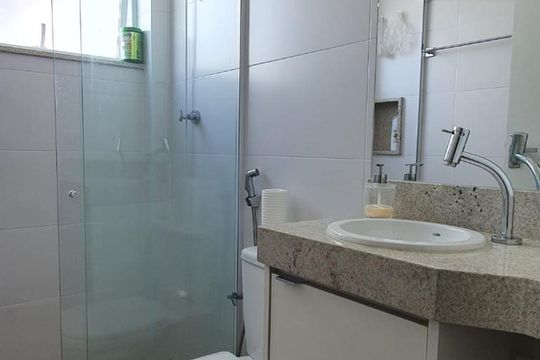 Banheiro de apartamento à venda com 1 quarto, 40m² em Floresta, Belo Horizonte
