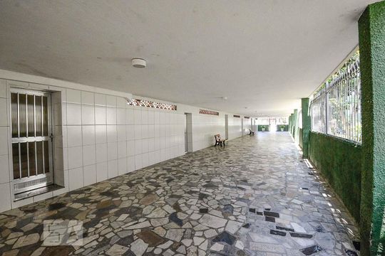 Hall de Entrada de apartamento para alugar com 1 quarto, 40m² em Portuguesa, Rio de Janeiro