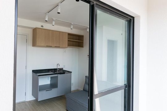 Varanda de kitnet/studio à venda com 1 quarto, 26m² em Mirandópolis, São Paulo